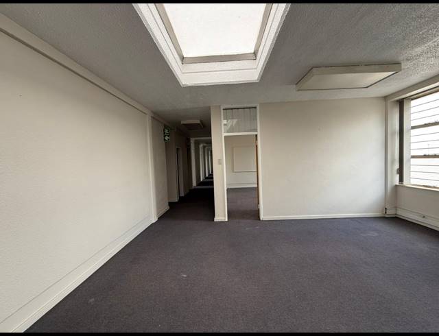1,080M² OFFICE TO LET IN ALRODE